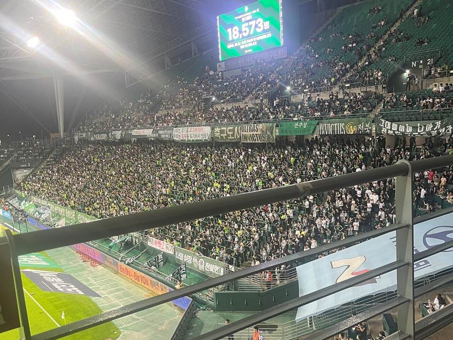 法国 比赛日看台与球迷